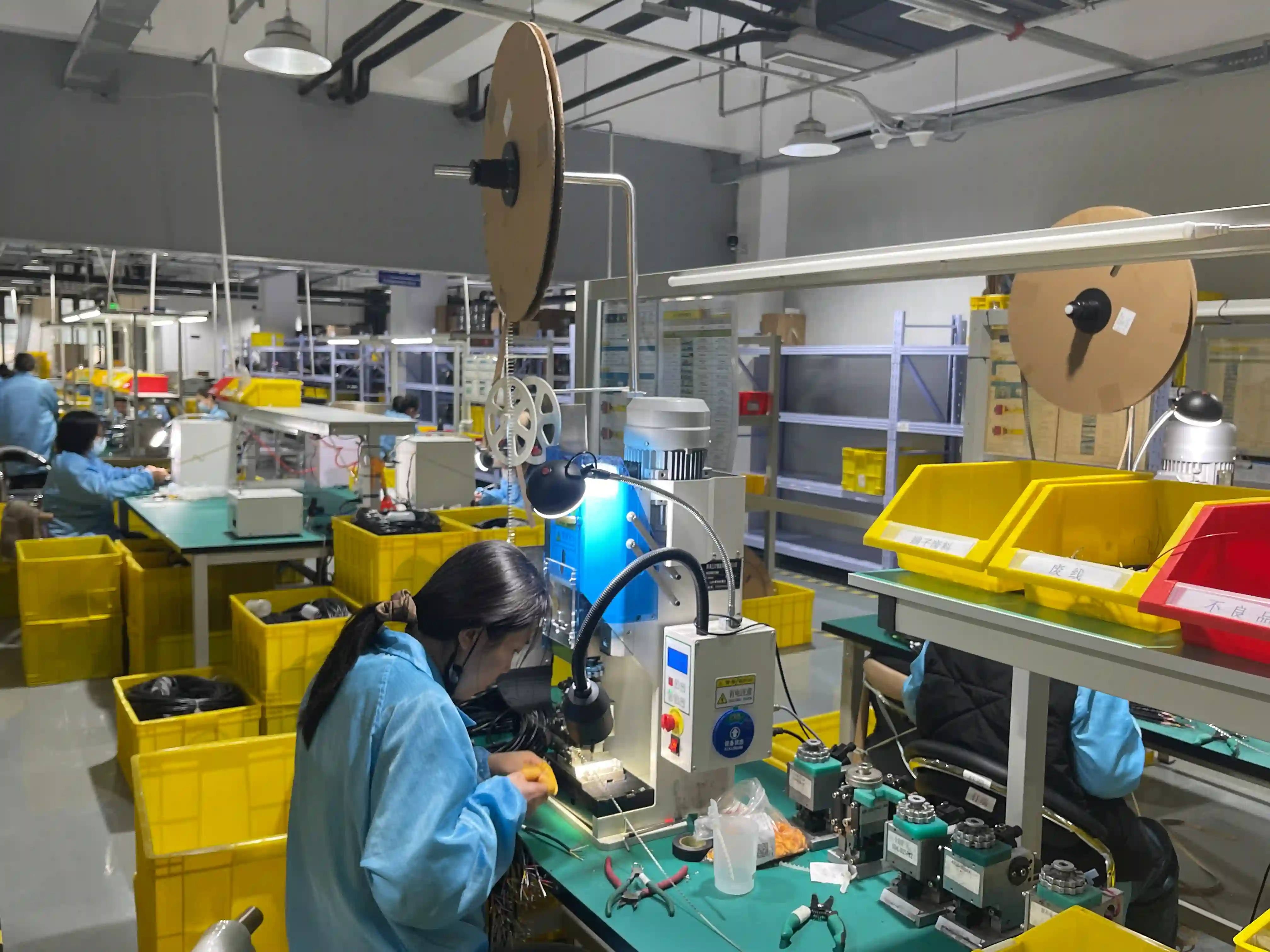 Solda vs Crimpagem em Chicotes Elétricos: Qual Metodo de Conexão Escolher